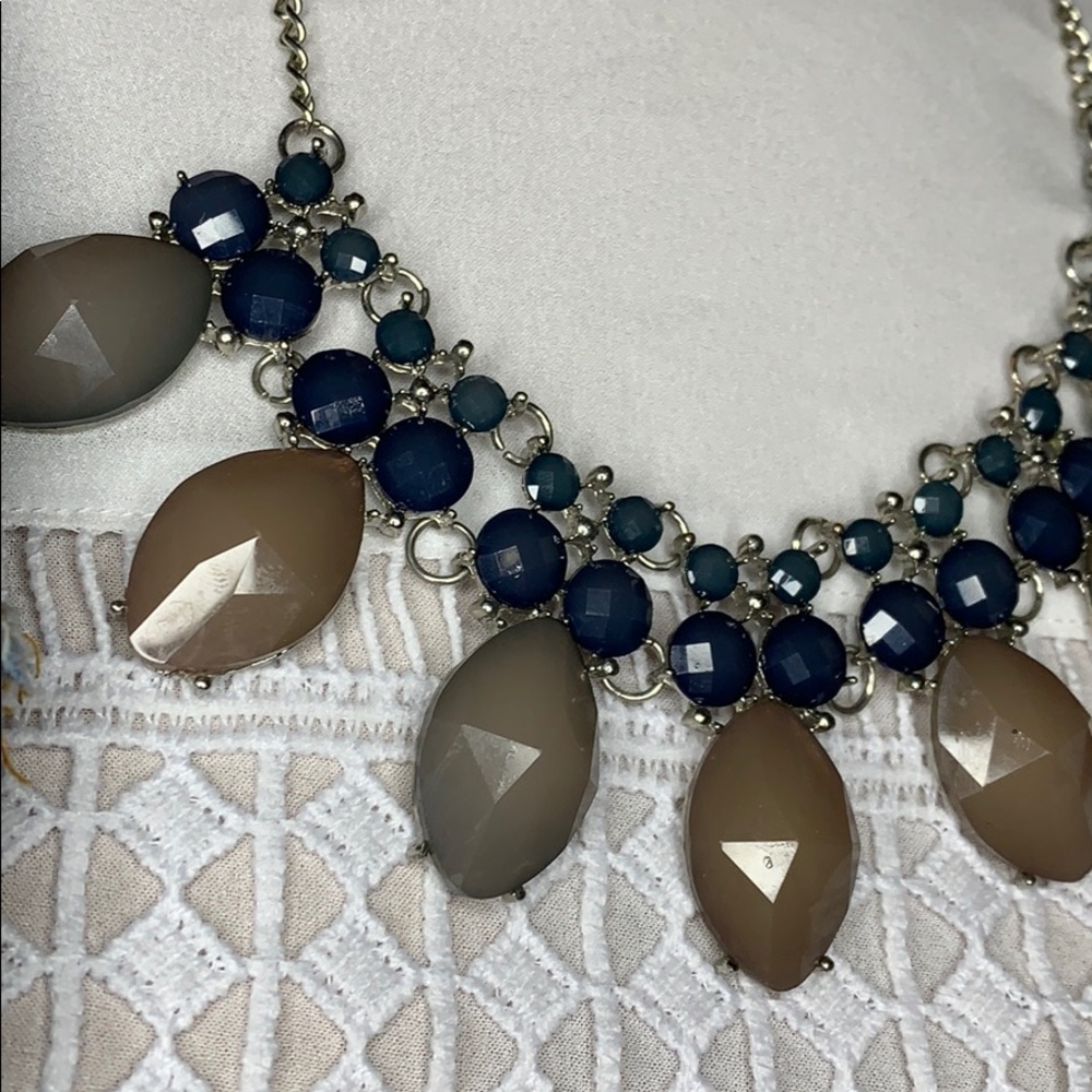 ✨5/$10✨ Blue statement necklace